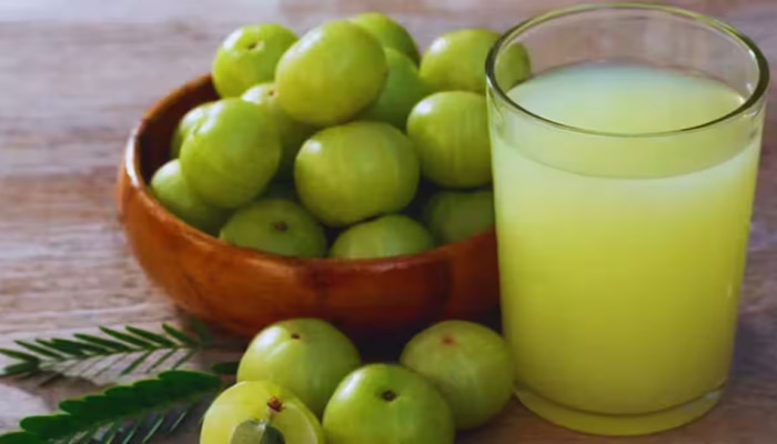 Amazing Benefits of Drinking Amla Juice on an Empty Stomach