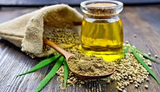 Why You Should Add Natural Hemp Seed Oil to Your Routine